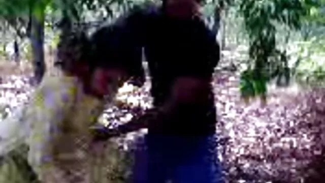 პირველი პირის კამერა ბებია ძუძუები